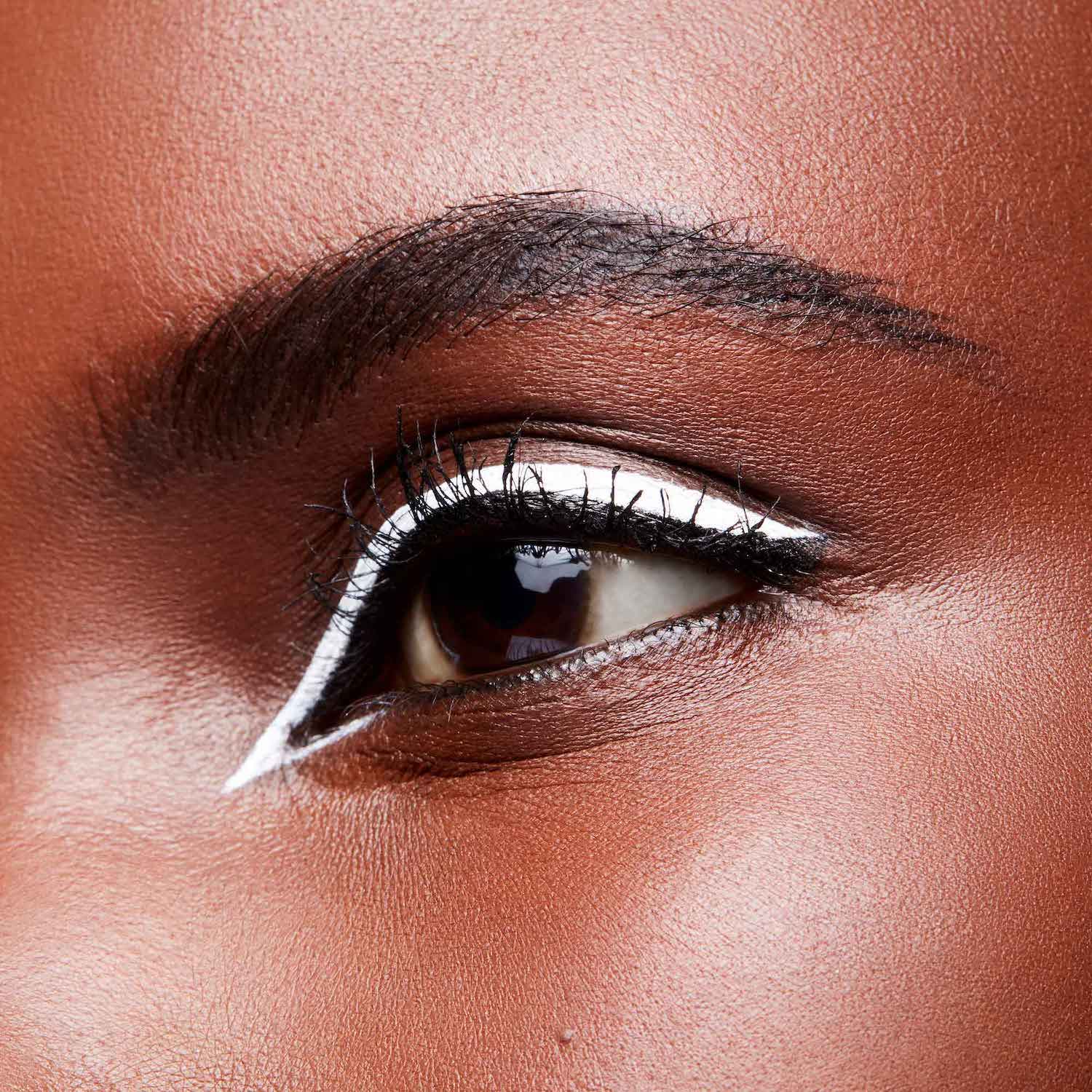 LIQUIDLAST 24-HOUR WATERPROOF LINER WAKANDA FOREVER (DELINEADOR DE OJOS)
